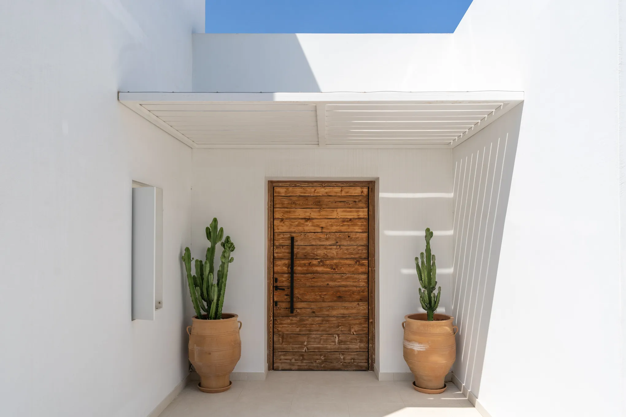 entrance of villa house in mykonos